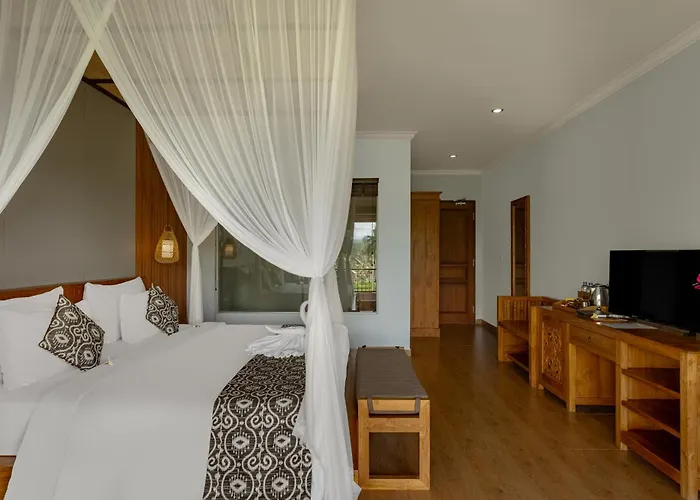 Paon Desa Hotel