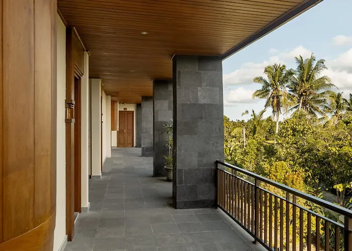 Hotel Paon Desa